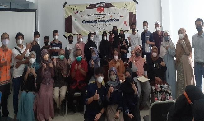 Community Service for Adolescent Nutrition Assistance at “Posyandu Remaja” Ngesrep Semarang City