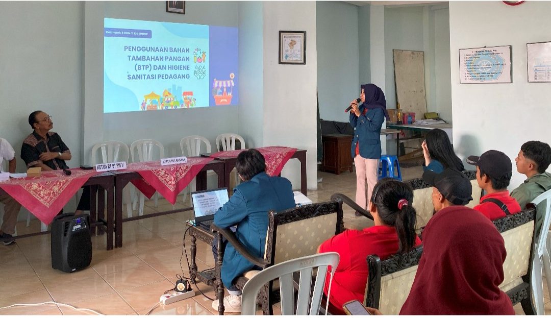 KKN Undip Galakkan Jajanan Aman & Sehat Melalui Edukasi ke Pedagang Sekitar Kampus