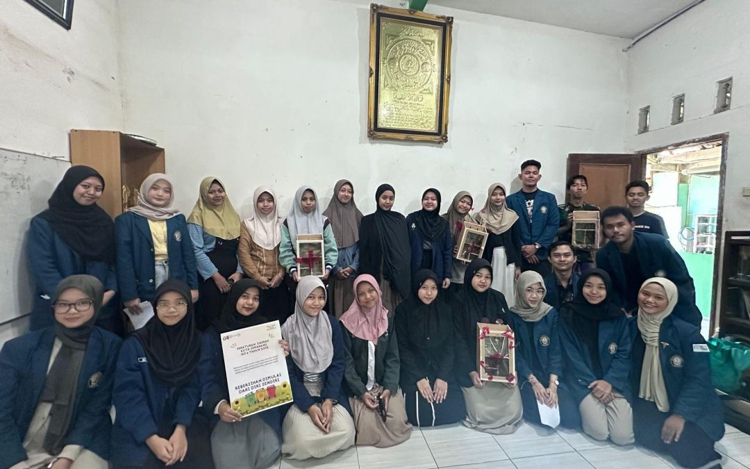 Mahasiswa UNDIP Ubah Indekos dan Pesantren Jadi Zona Sehat: KKN-T Tembalang Dorong Edukasi Sanitasi dan Pengelolaan Sampah